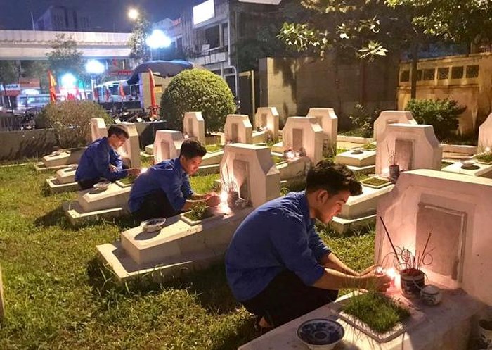 Hơn 12.000 đoàn viên, thanh niên Thủ đô thắp nến tri ân anh hùng liệt sỹ