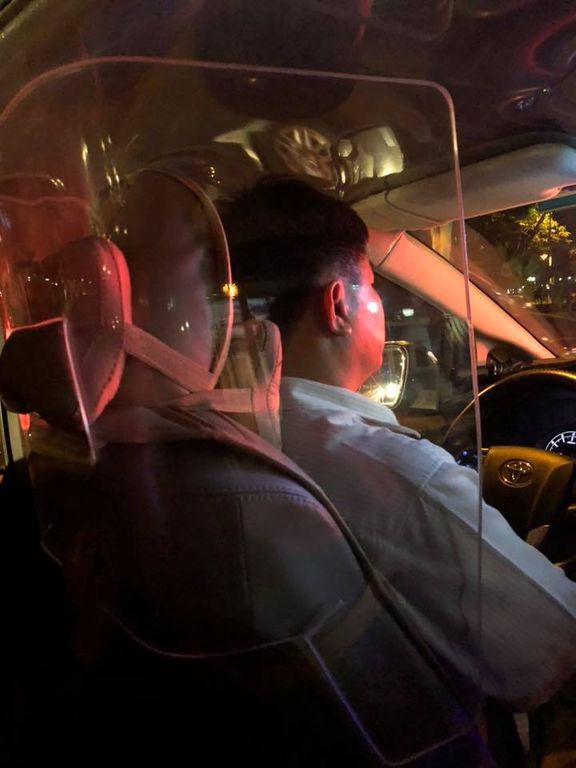 Chống cướp, tài xế Taxi Việt tự chế 
