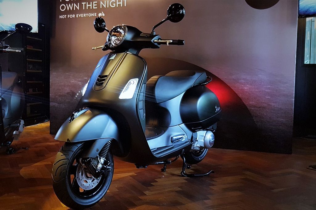 Vespa GTS 300 Notte