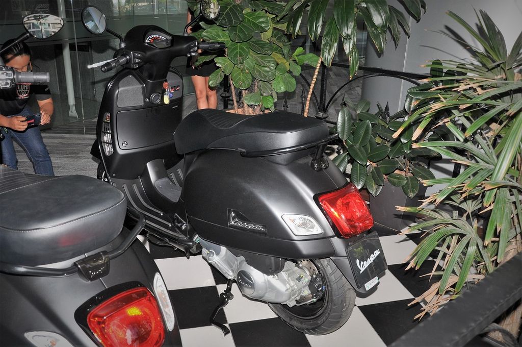 Vespa Notte sản xuất tại Việt Nam xuất khẩu sang Malaysia có giá từ 101 - 165 triệu VNĐ