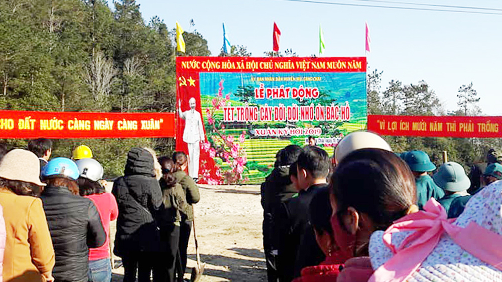 Xã Cao Phạ trồng cây đầu Xuân Kỷ Hợi năm 2019