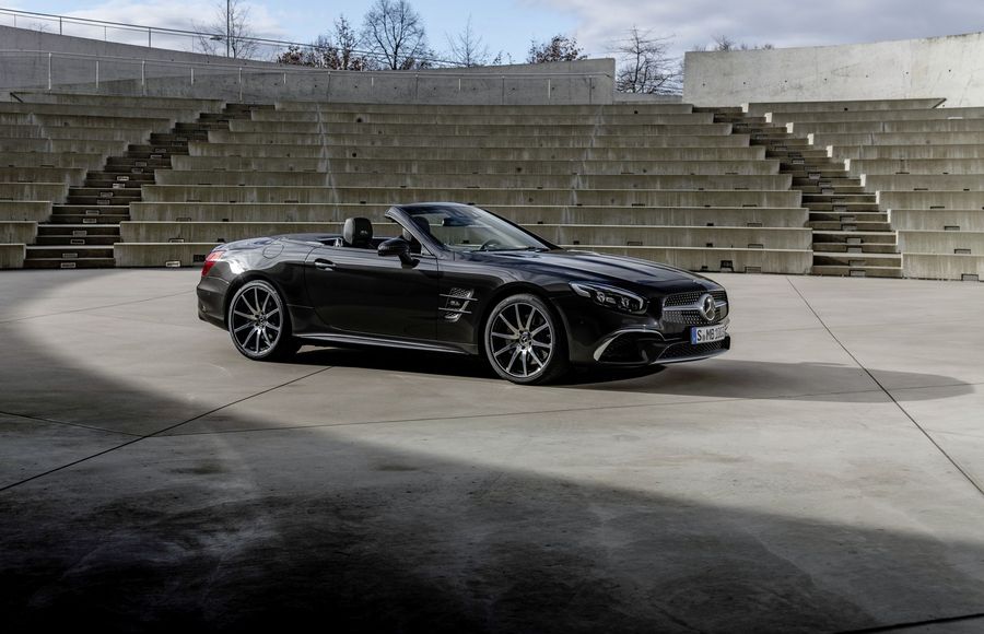Mercedes-Benz SL Grand Edition mới ra mắt, giá từ 3 tỷ VNĐ