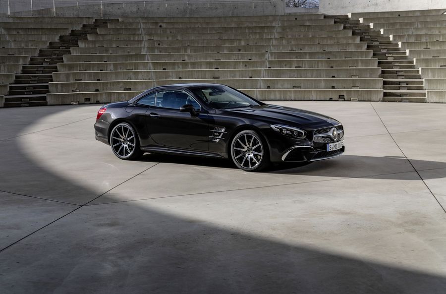 Mercedes-Benz SL Grand Edition mới ra mắt, giá từ 3 tỷ VNĐ