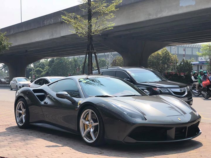Ferrari 488 GTB xám xuống giá chỉ có 7,3 tỷ đồng sau khi rời xa Cường Đô-la