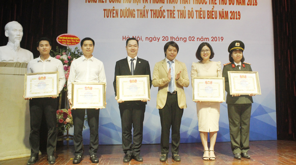 Tuyên dương 10 thầy thuốc trẻ Thủ đô tiêu biểu năm 2019