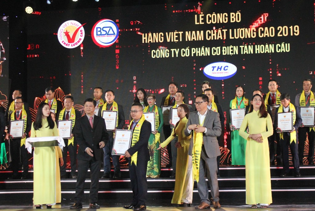 Điện Quang hành trình 23 năm được người tiêu dùng bình chọn là thương hiệu yêu thích