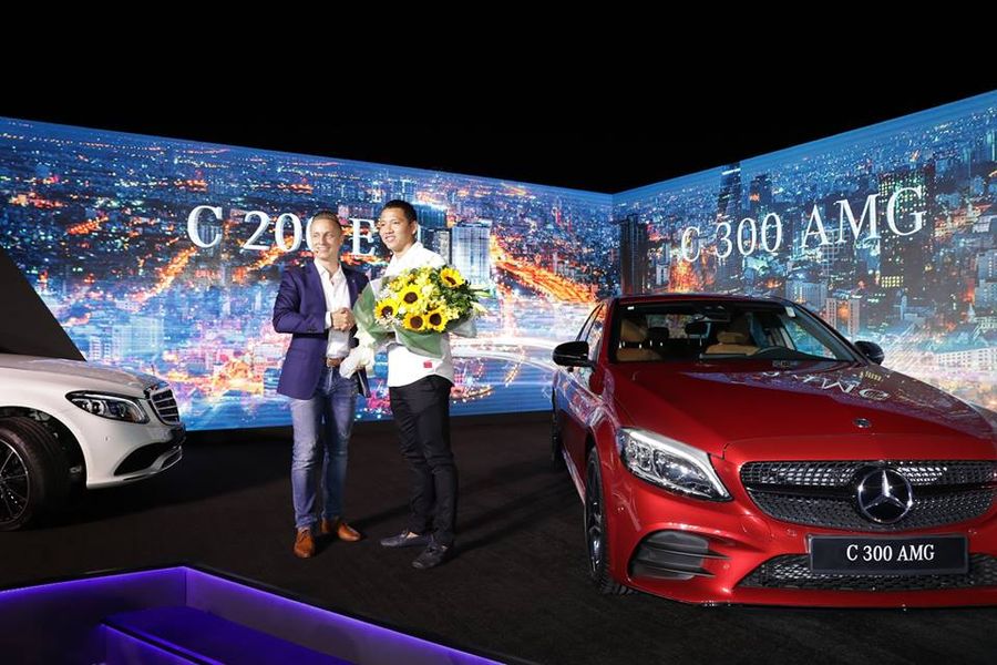 Mercedes-Benz C-Class 2019 vừa ra mắt, Ngô Kiến Huy chốt ngay C200 Exclusive