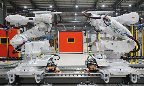 Với sự đầu tư bài bản và chuyên nghiệp, Vingroup tự tin hướng đến mục tiêu năm 2025 sẽ xuất xưởng xe ôtô 500.000 xe/năm và xe máy điện lên tới 1.000.000 xe/năm.