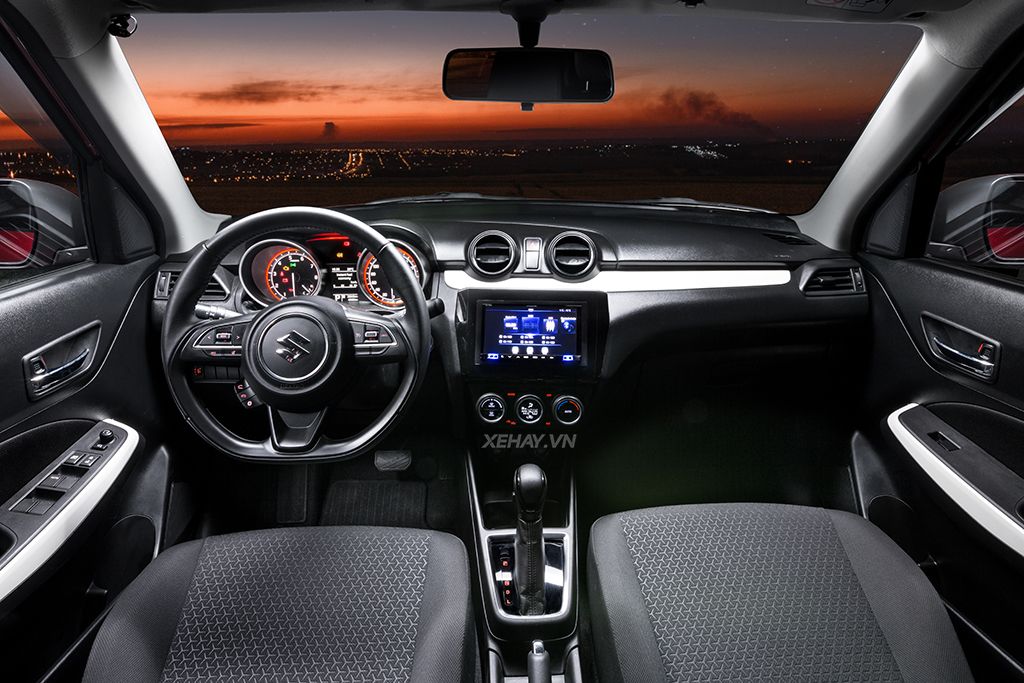 Nhìn tổng thể, nội thất của Suzuki Swift có nhiều nét sang trọng và đẳng cấp