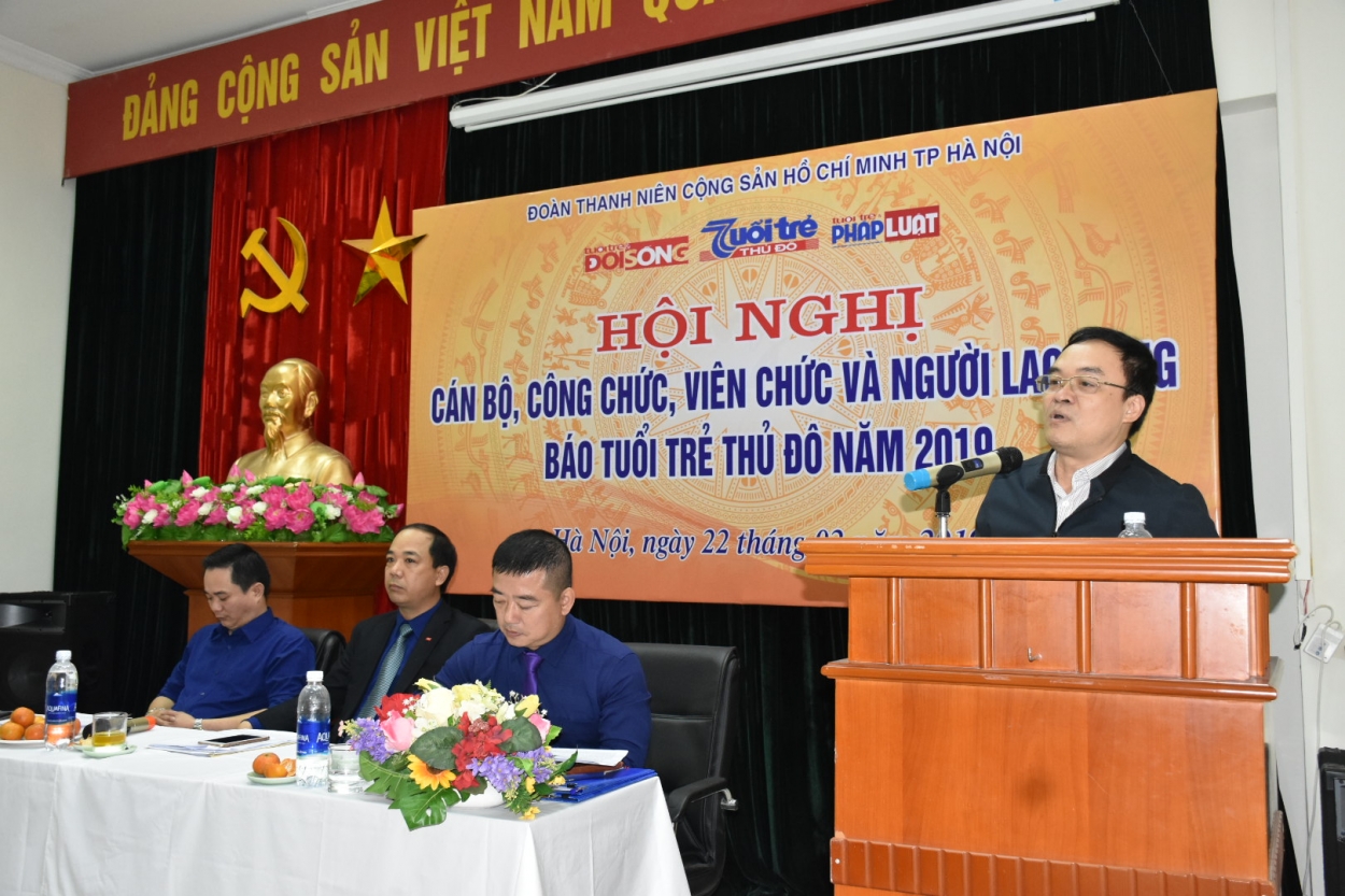 Đồng chí Nguyễn Hồng Thanh – Phó chủ tịch Liên đoàn lao động quận Hoàn Kiếm, Hà Nội ghi nhận những kết quả đạt được của Báo Tuổi trẻ Thủ đô trong năm 2018