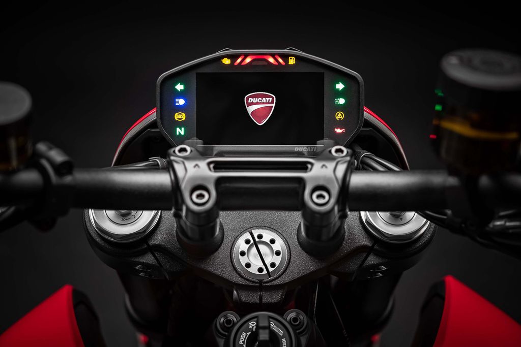 Màn hình màu TFT hiện đại trên Ducati Hypermotard 950 2019