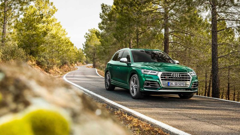 Phiên bản hiệu suất cao của Audi Q5 ra mắt, giá từ 1,8 tỷ VNĐ