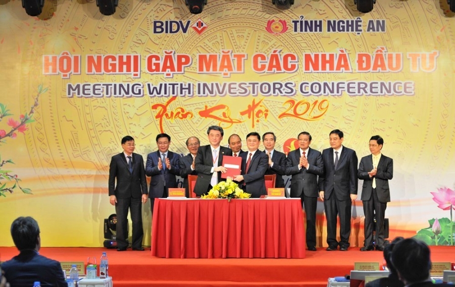 UBND tỉnh Nghệ An ký kết hợp tác thoả thuận đầu tư với nhiều tập đoàn, doanh nghiệp lớn.