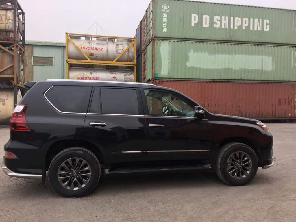 Lexus GX460 2019 đầu tiên cập bến Việt Nam, giá từ 6,2 tỷ đồng