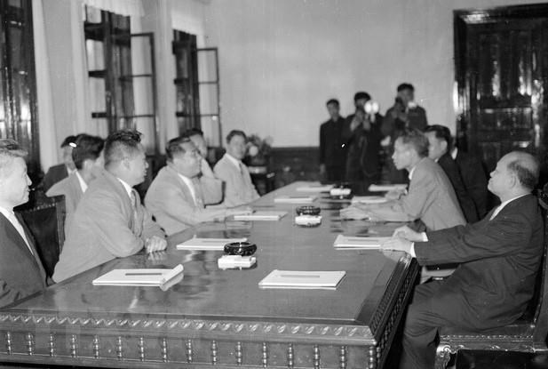 Ngày 17/6/1961, Thủ tướng Phạm Văn Đồng hội đàm với Thủ tướng Kim Nhật Thành ở thủ đô Bình Nhưỡng, trong khuôn khổ chuyến thăm hữu nghị chính thức Cộng hòa Dân chủ Nhân dân Triều Tiên. (Nguồn: TTXVN)
