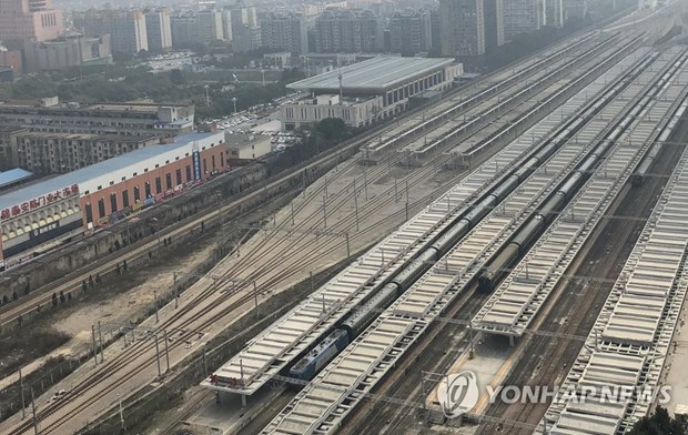 Hình ảnh đoàn tàu chở ông Kim Jong-un dừng tại Trường Sa trong hành trình tới Việt Nam (Nguồn: Yonhap)