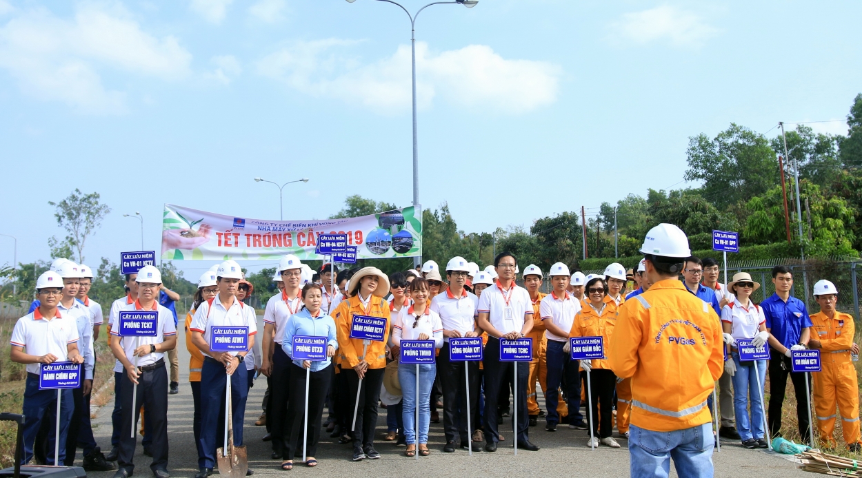 Cán bộ, nhân viên KVT ra quân “Tết trồng cây – KVT 2019”