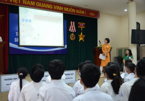 100% trường THPT Hà Nội phải tổ chức ngoại khóa pháp luật cho học sinh khối 11