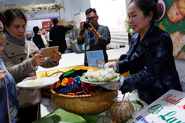 Món bánh khúc ngậy và thơm nức mũi mời gọi