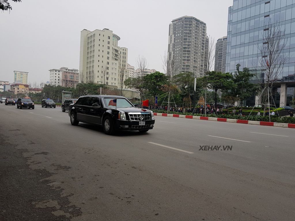 Cận cảnh dàn xe hộ tống Tổng thống Donald Trump trên đường Hà Nội