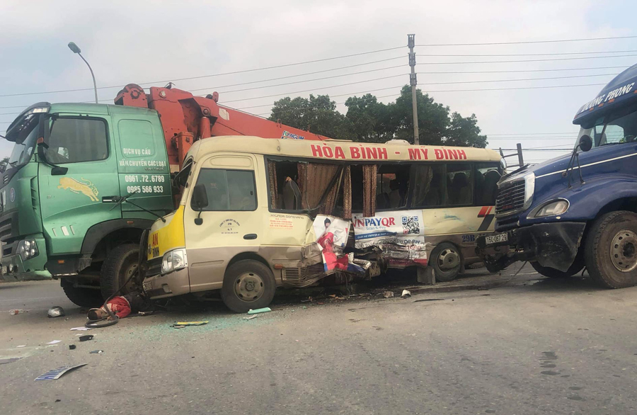 Tạm giam tài xế điều khiển xe ô tô gây tai nạn trên Đại lộ Thăng Long khiến 2 người chết