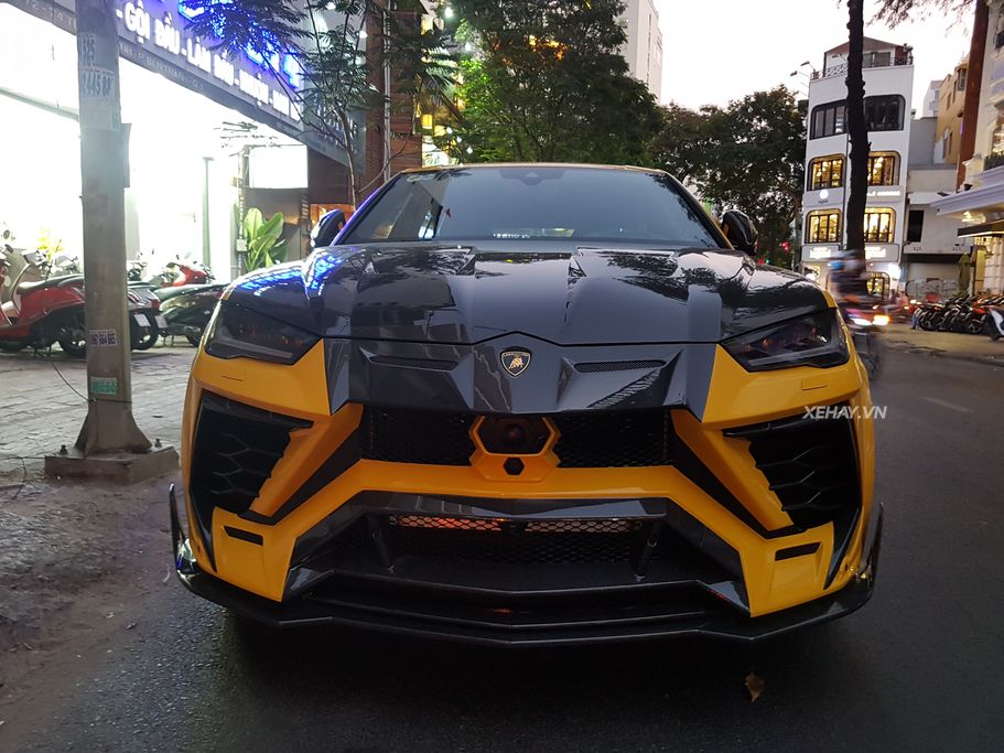 Lamborghini Urus độ Mansory độc nhất tại Việt Nam khoe tại Sài Gòn