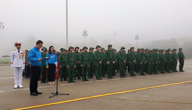 53 tân binh quận Tây Hồ báo công dâng Bác