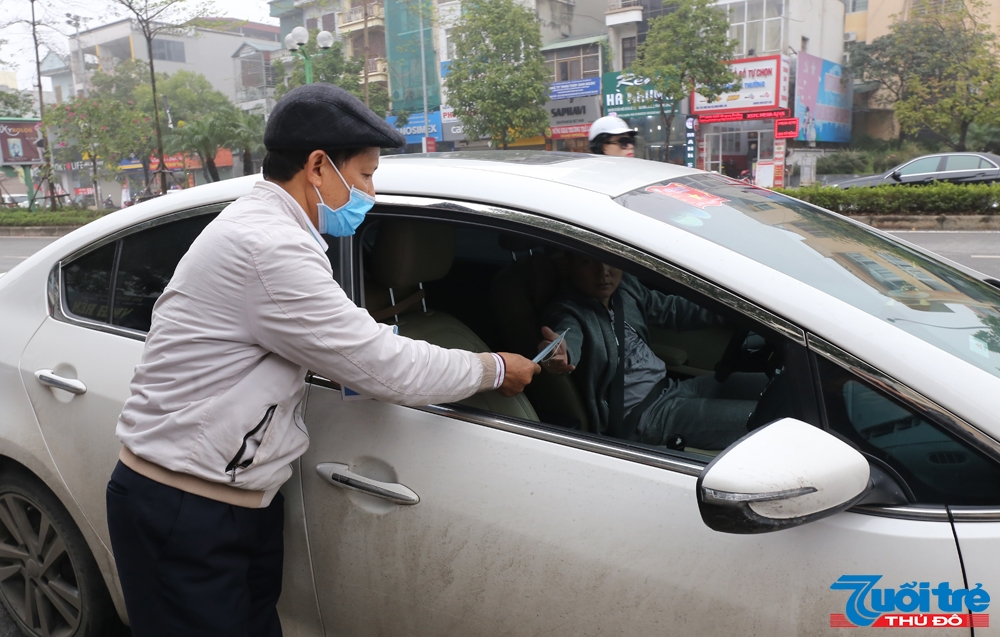 Việc cấp phát miễn phí, tặng khẩu trang cho người dân của Công ty TNHH An Hòa dù chỉ là một hành động nhỏ nhưng rất có ý nghĩa, cùng thành phố nâng cao tinh thần chiến đấu với dịch bệnh nguy hiểm