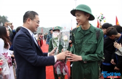 Quân dân quận Nam Từ Liêm tiễn tân binh lên đường nhập ngũ