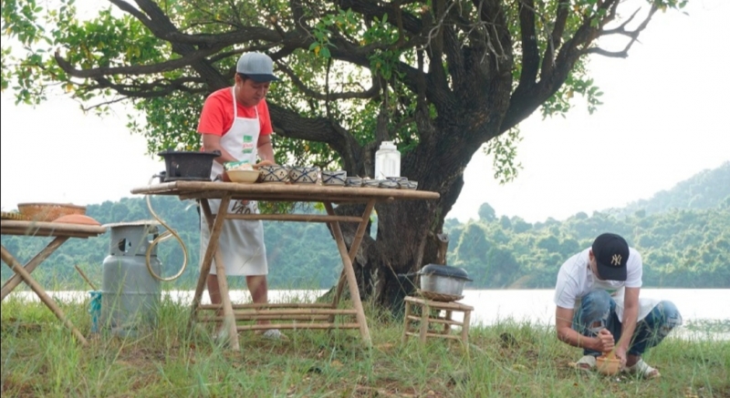 Hồ Quang Hiếu xin làm “tay sai vặt” để phụ Trường Giang nấu ăn