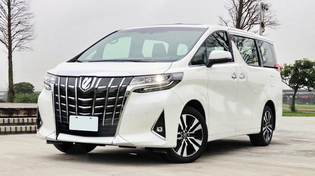 “Chuyên cơ mặt đất” Toyota Alphard bị triệu hồi vì lỗi dây an toàn