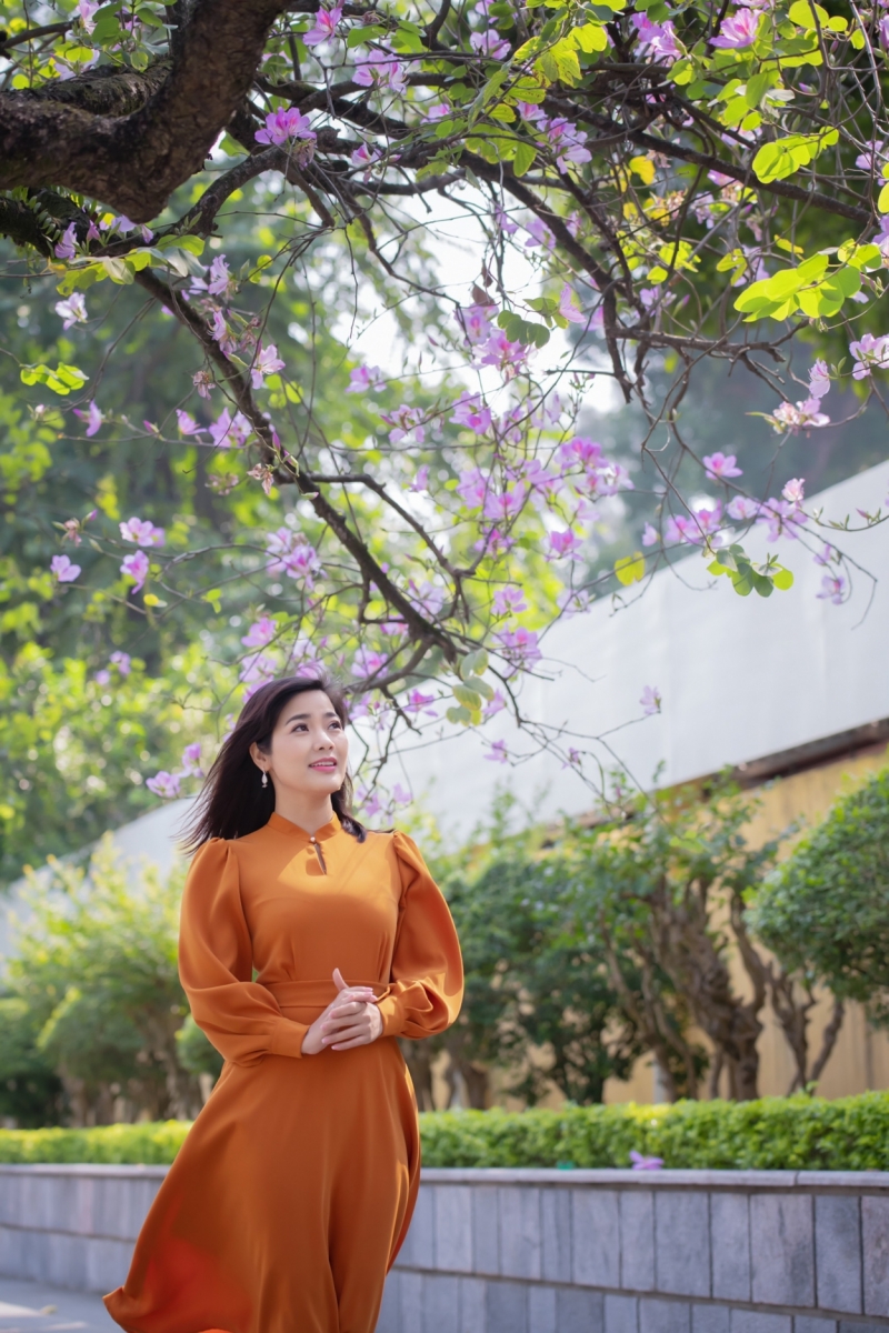 Diễn viên Đàm Hằng được bạn bè, người hâm mộ khen ngợi có nhan sắc trẻ trung, xinh đẹp