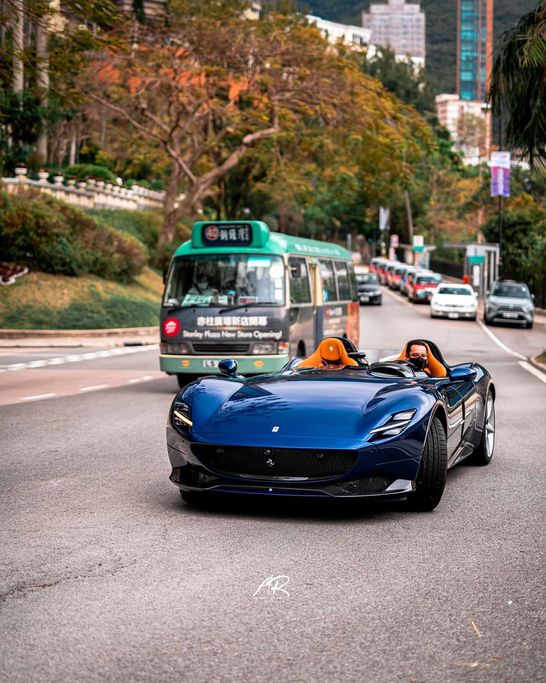 Ferrari Monza đầu tiên cập bến Hồng Kông giữa tâm bão Corona