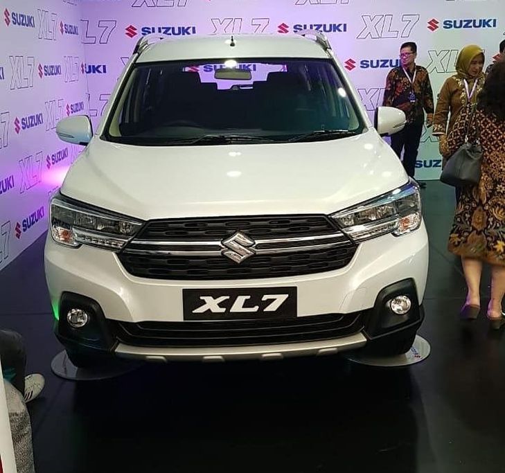 Suzuki XL7 chính thức ra mắt tại Indonesia, giá từ 390 triệu VNĐ