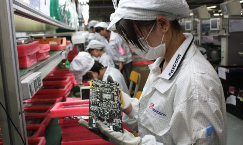 Một lượng nhỏ công nhân của Foxconn quay trở lại làm việc.