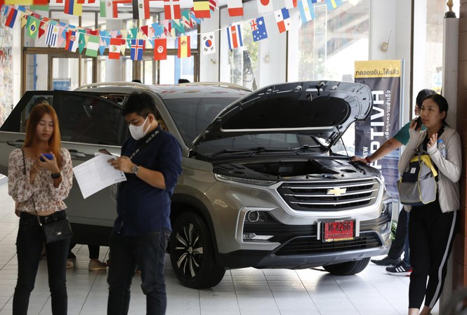 Thái Lan: Đại lý giảm nửa giá xe Chevrolet để xả tồn kho