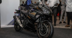 Bắt tay với Modenas, Kawasaki “trình làng” Ninja 250 tại buổi ra mắt NAP 2020