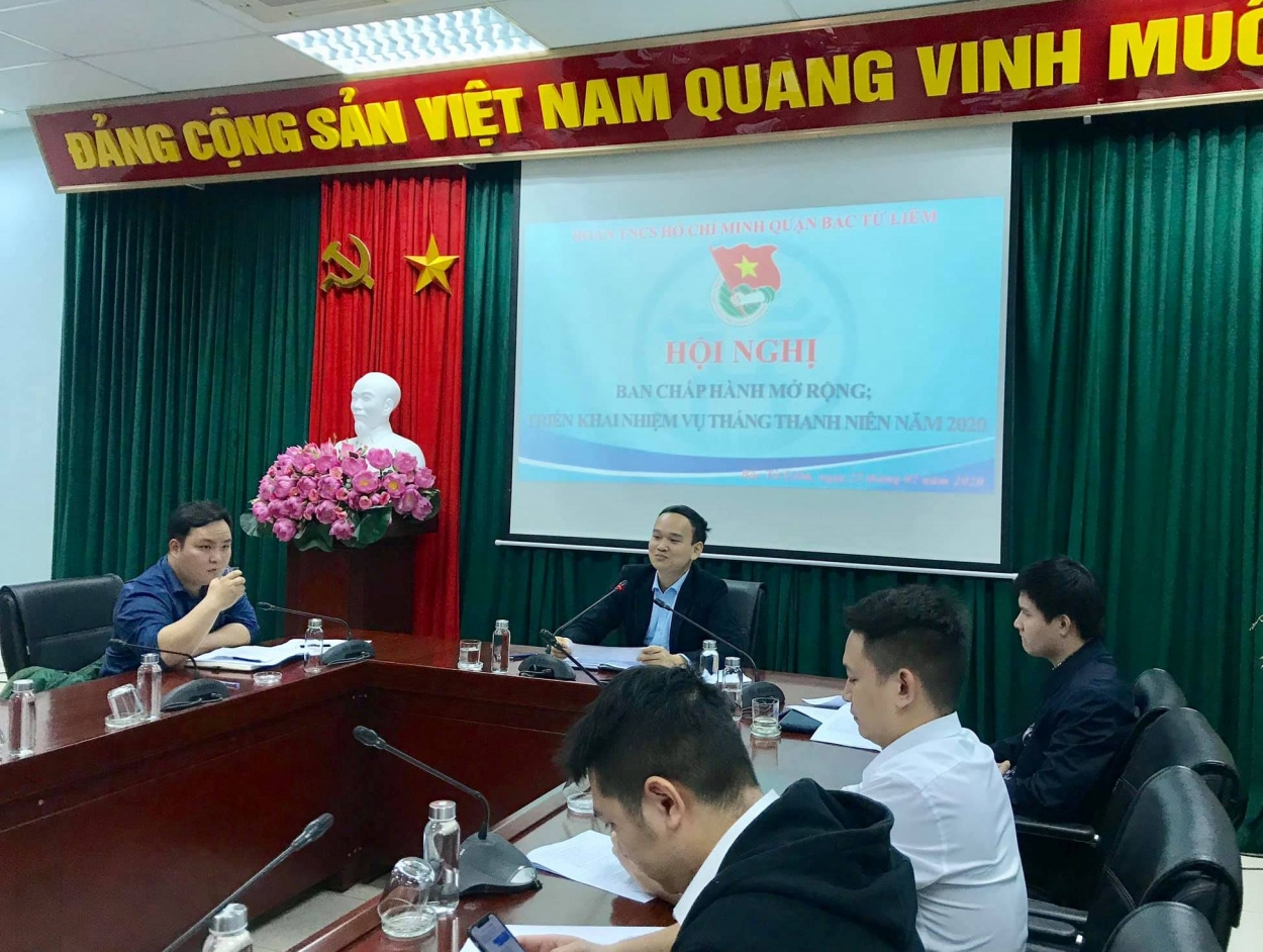 Đồng chí Nguyễn Đức Ngọc - Bí thư Quận đoàn, Chủ tịch Hội LHTN Việt Nam quận Bắc Từ Liêm chủ trì Hội nghị