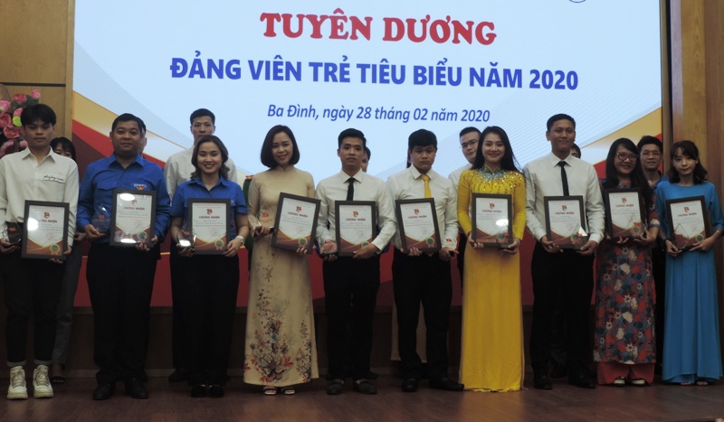 Tuyên dương đảng viên trẻ quận Ba Đình