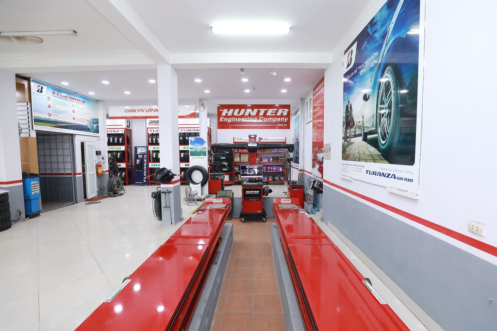 Khai trương trung tâm dịch vụ lốp xe du lịch Bridgestone An Việt Nhật tại Hà Nội