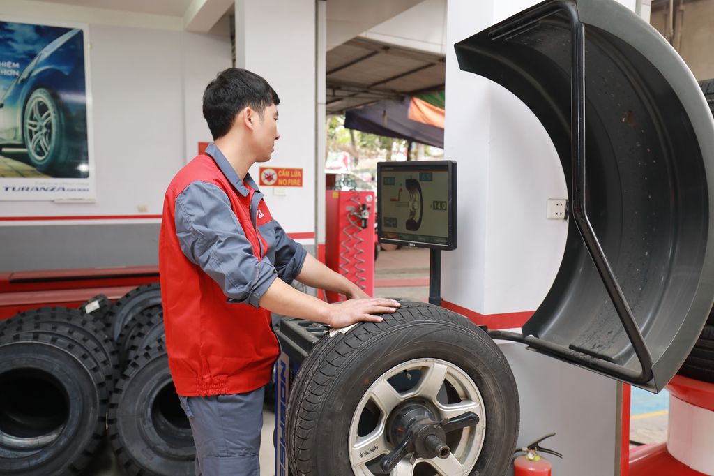 Khai trương trung tâm dịch vụ lốp xe du lịch Bridgestone An Việt Nhật tại Hà Nội
