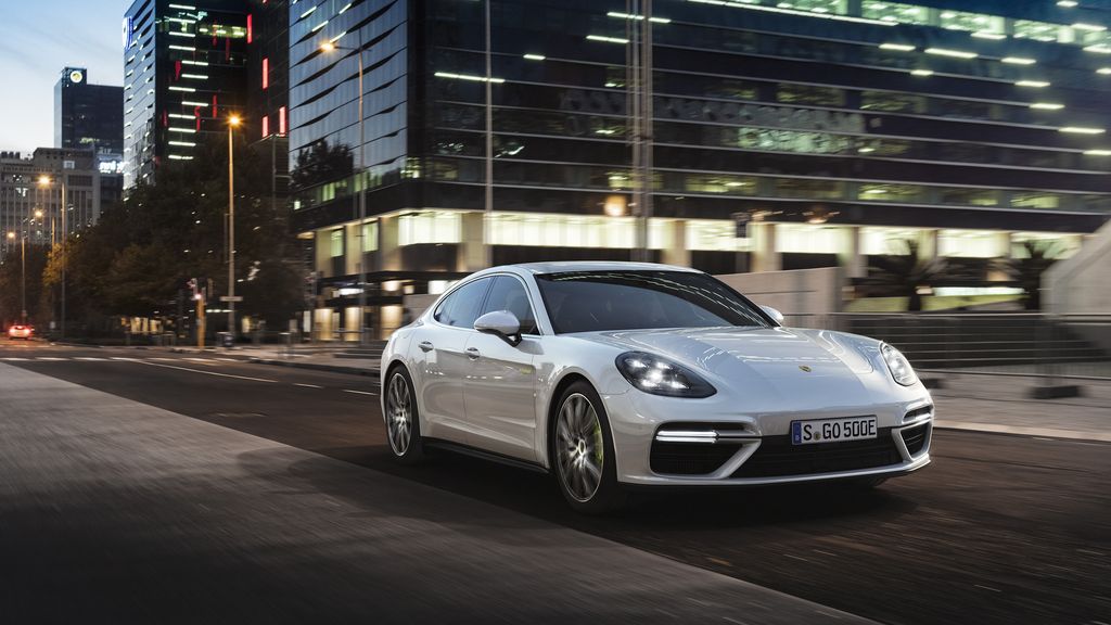 Turbo S E-Hybrid - phiên bản mạnh mẽ nhất của dòng xe Porsche Panamera