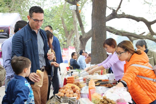 Rực rỡ lễ hội hoa hồng Bulgaria tại Hà Nội