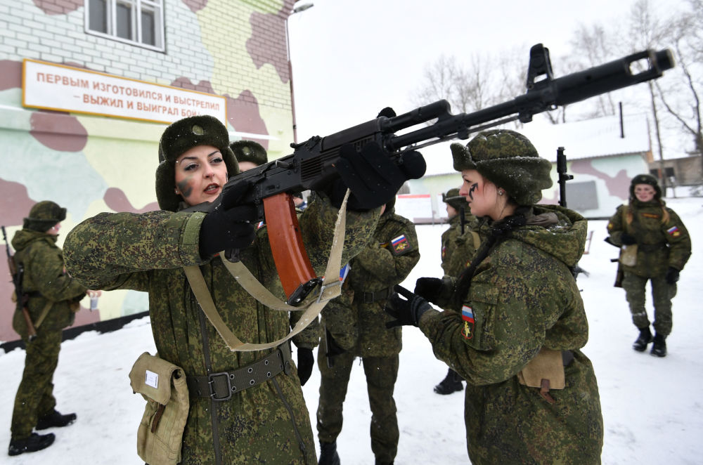 Chùm ảnh: Vẻ đẹp của những “bông hồng thép” trong quân đội Nga