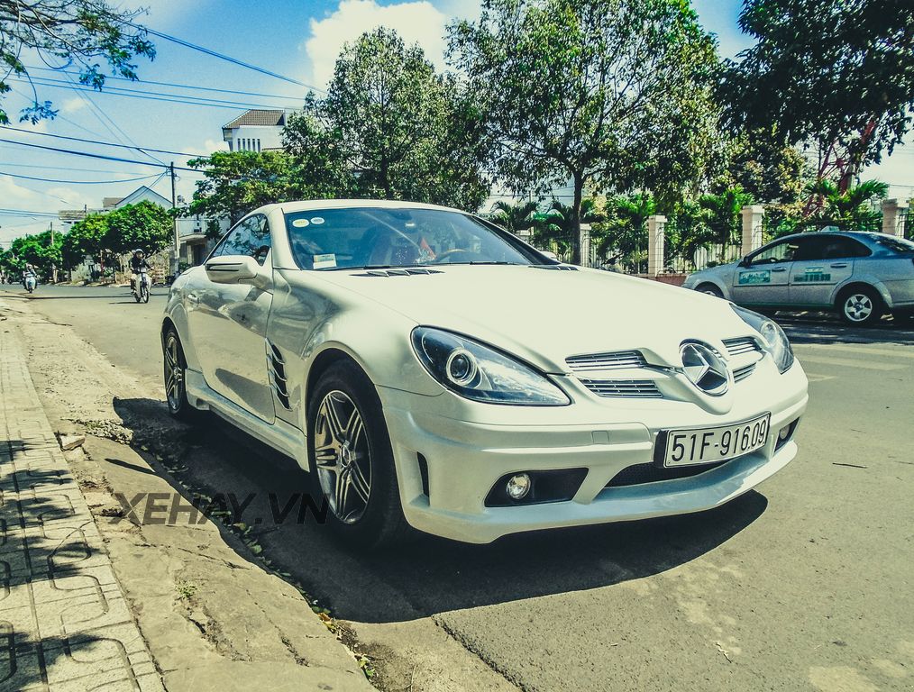 SLK AMG – đứa con lai thừa hưởng tinh hoa từ mũi tên bạc SLR