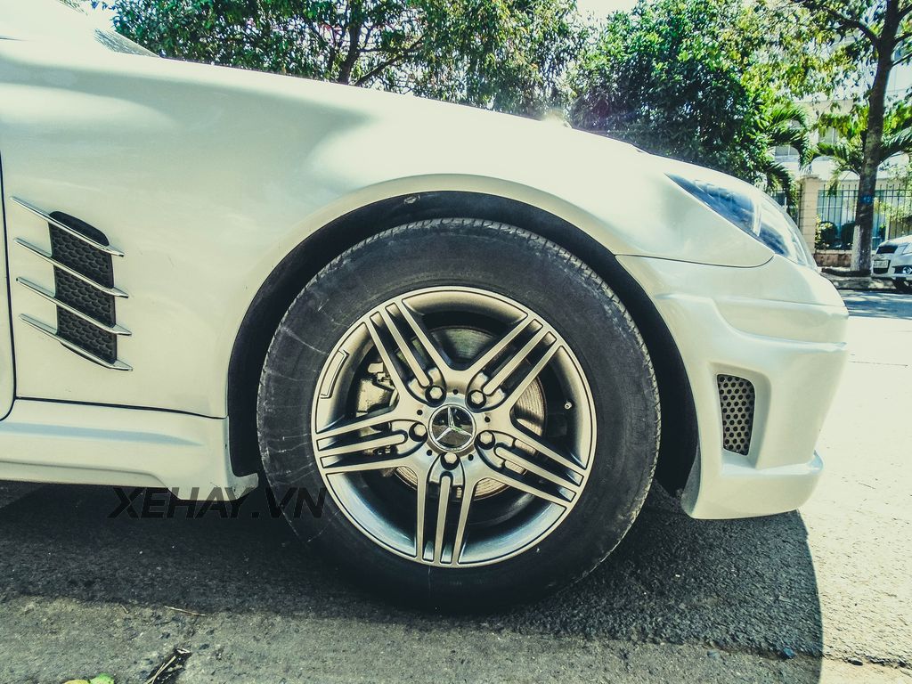 SLK AMG – đứa con lai thừa hưởng tinh hoa từ mũi tên bạc SLR