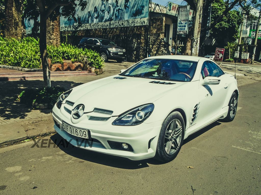 SLK AMG – đứa con lai thừa hưởng tinh hoa từ mũi tên bạc SLR
