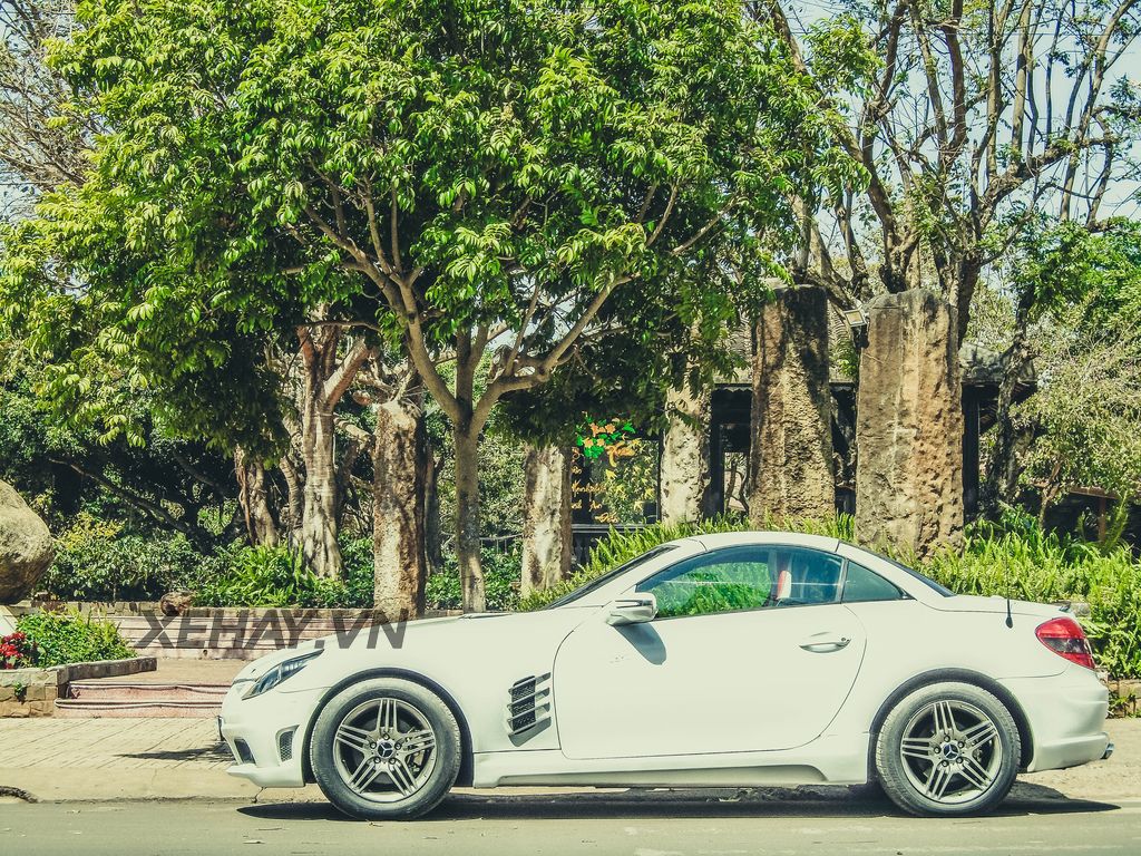 SLK AMG – đứa con lai thừa hưởng tinh hoa từ mũi tên bạc SLR