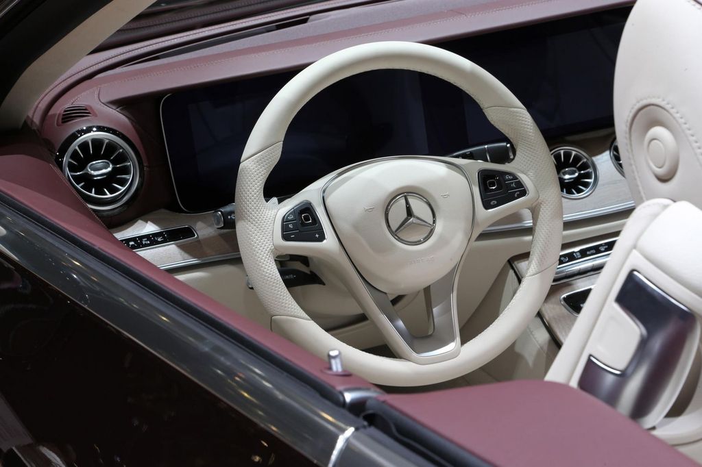 Mercedes-Benz E-Class Cabriolet và Coupe 2018 chính thức ra mắt tại Geneva