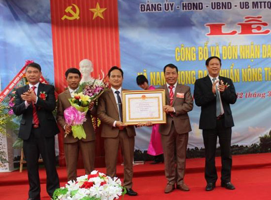 Xã Nam Phong, huyện Phú Xuyên đón danh hiệu xã đạt chuẩn nông thôn mới